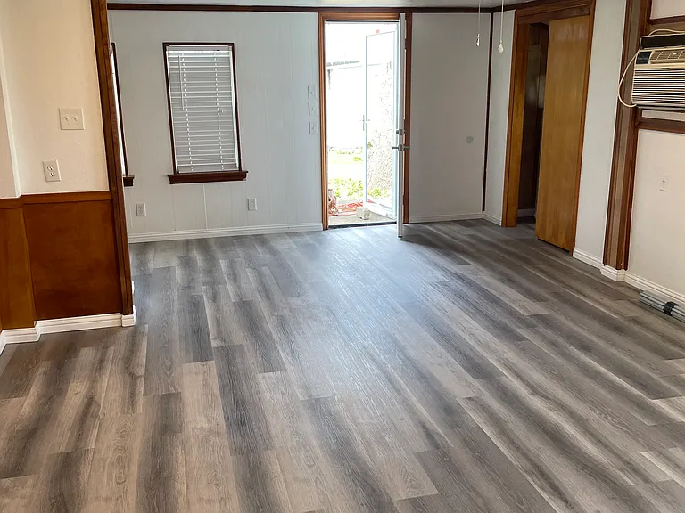 400 Lake Rd — Photo 3