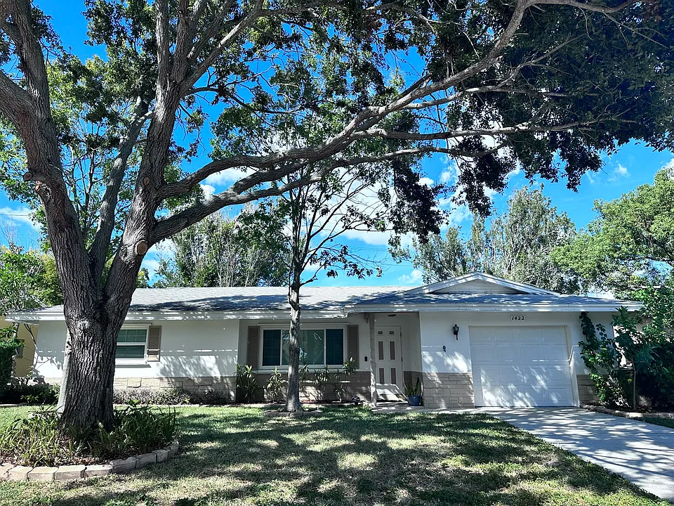 1422 Byram Dr