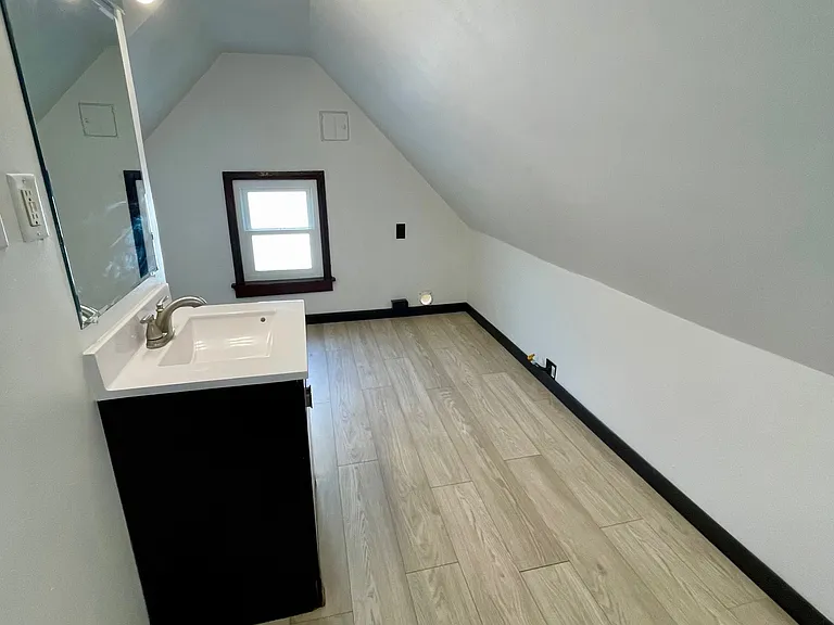 512 2nd St #2 — Photo 8