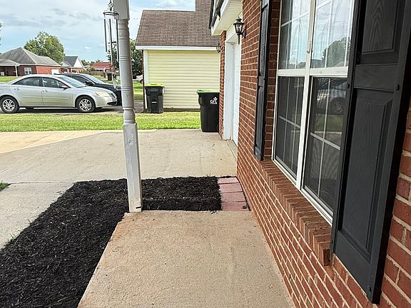 4th image of 504 Falkirk Dr