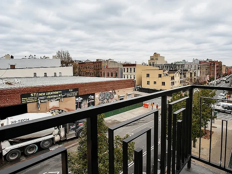 340 Irving Ave #4 — Photo 4