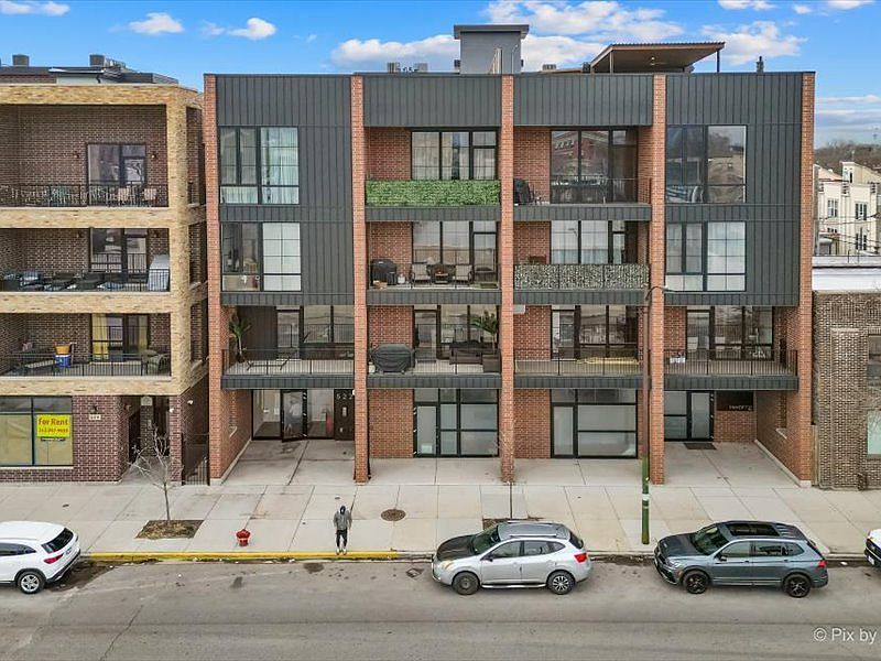 1st image of 522 N Western Ave #302