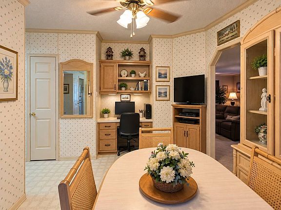 3rd image of 4410 SW 15th Way