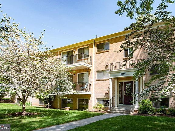 3rd image of 10661 Montrose Ave #M104
