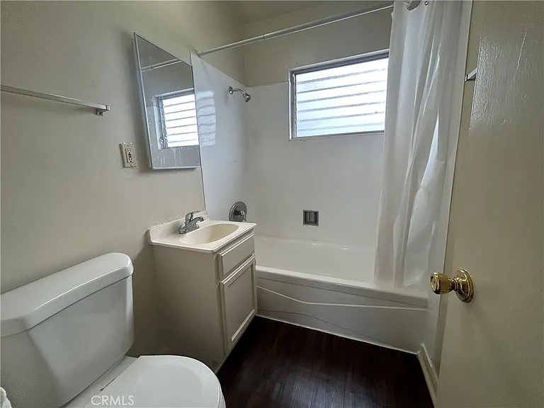 325 W Carson St #8 — Photo 5