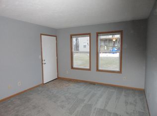 810 Lathrop Ter APT 4, South Beloit, IL 61080
