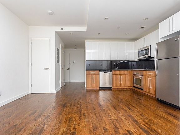 5th image of 1209 Dekalb Ave #B5