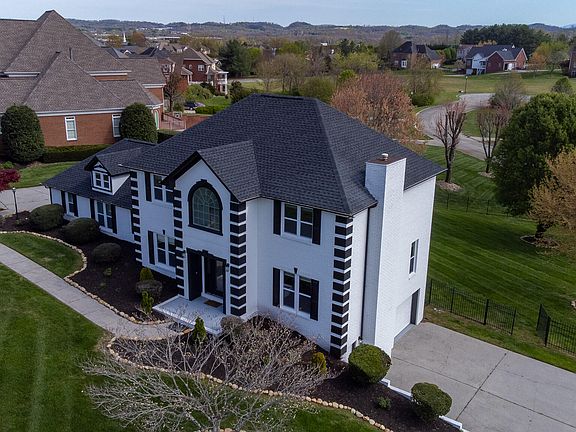 3rd image of 2975 Amesbury Dr
