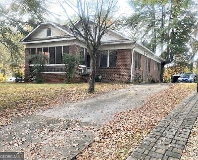 2nd image of 235 Mead Rd