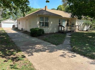 1954 S Chautauqua Ave, Wichita, KS 67211