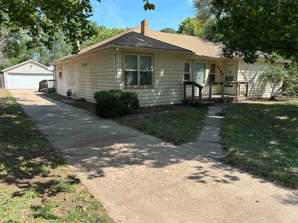 1954 S Chautauqua Ave, Wichita, KS 67211