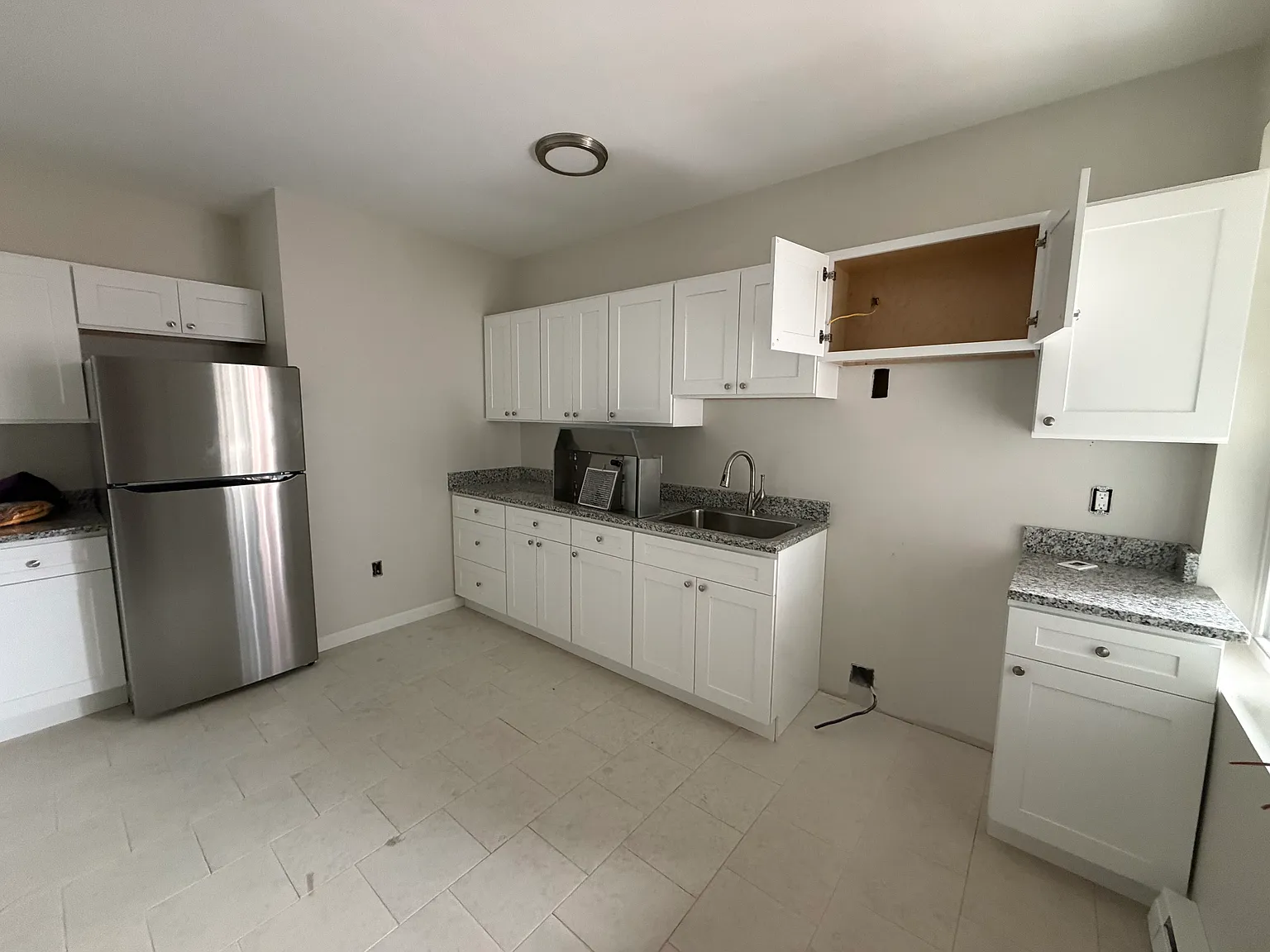 1 bed, 750 sqft, $1,300 — Photo 2