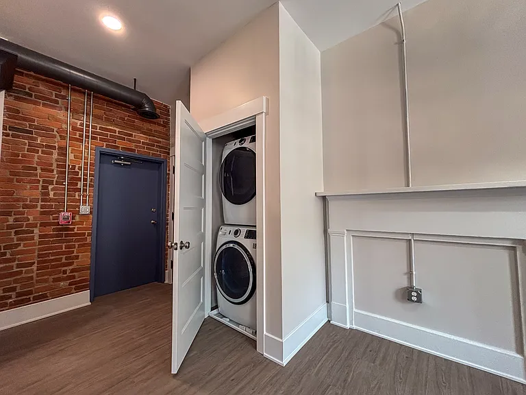 1318 Main St #2 — Photo 18