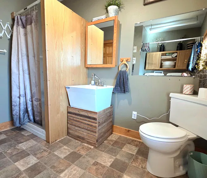 511 Superior St — Photo 11