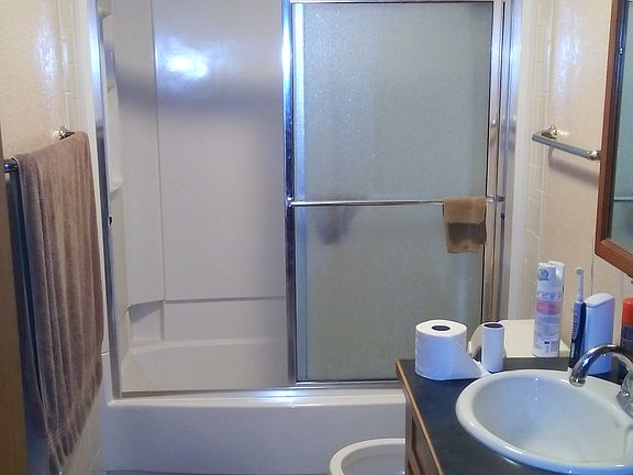 3rd image of 321 Leiter Ave
