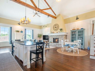 9 S 3rd St Unit 303, Grand Haven, MI, 49417