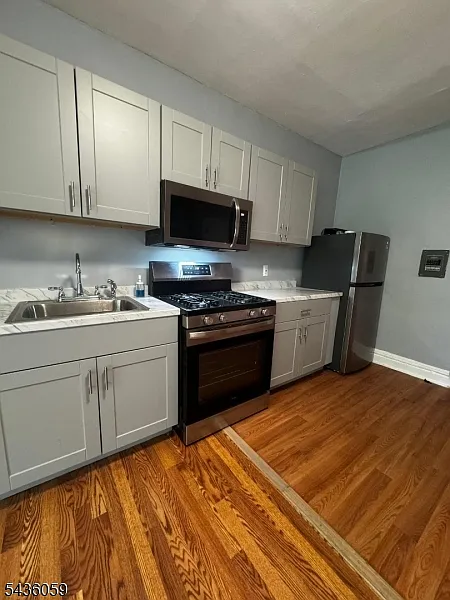 1 bed, 1.0 bath, 1600 sqft, $1,600 — Photo 2