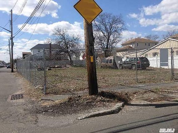 2nd image of 16410 104th St