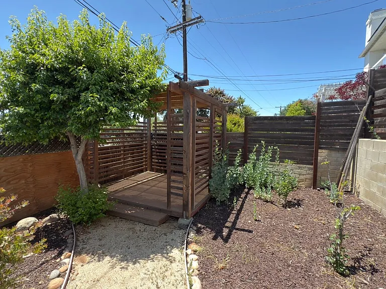 4572 Valencia Dr — Photo 15