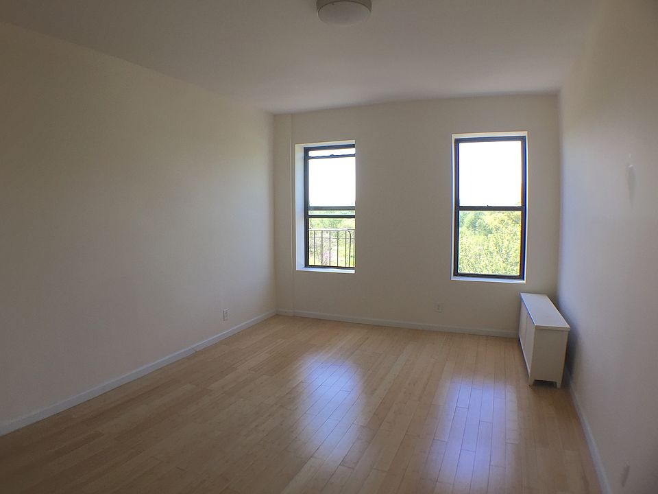 1st image of 98 Montgomery St