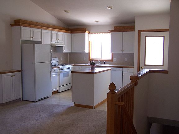 2nd image of 1921 Jack Pine Ct