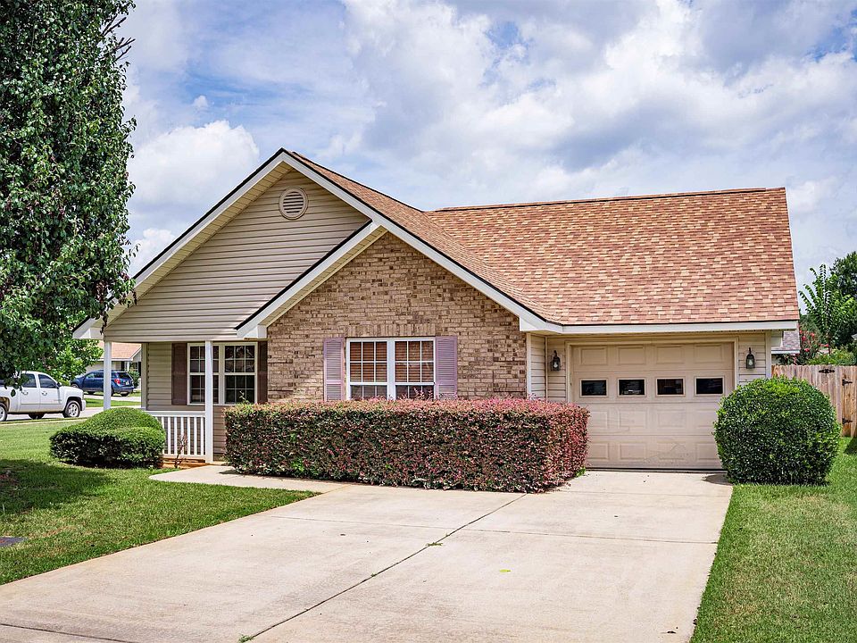 1st image of 204 Deerfield Cir