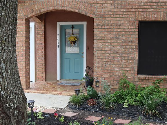 2nd image of 7654 Cascade Oak Dr