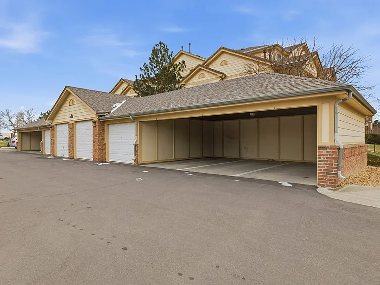 5726 N Genoa Way #301 — Photo 17