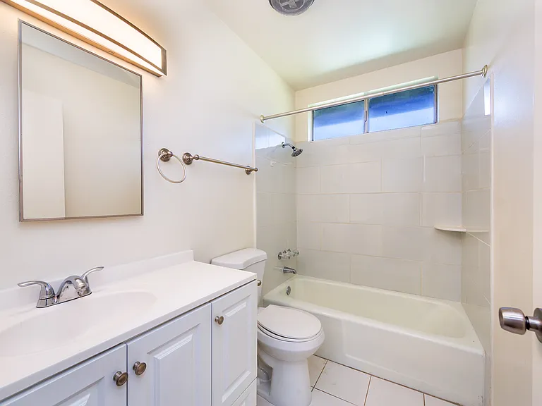 Tonga Apartments — Photo 9