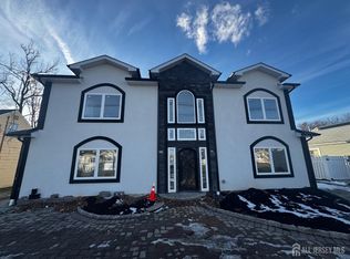 124 Vineyard Rd, Edison, NJ 08817