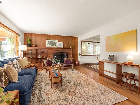3rd image of 15235 NE Clackamas St