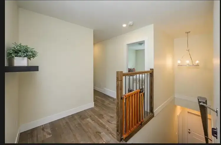 3 bed, 2.0 bath, 1100 sqft, $2,700 — Photo 2