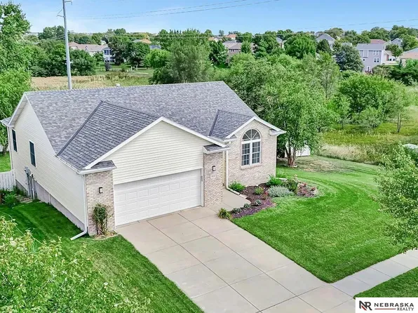 9030 Truchard Rd, Lincoln, NE 68526