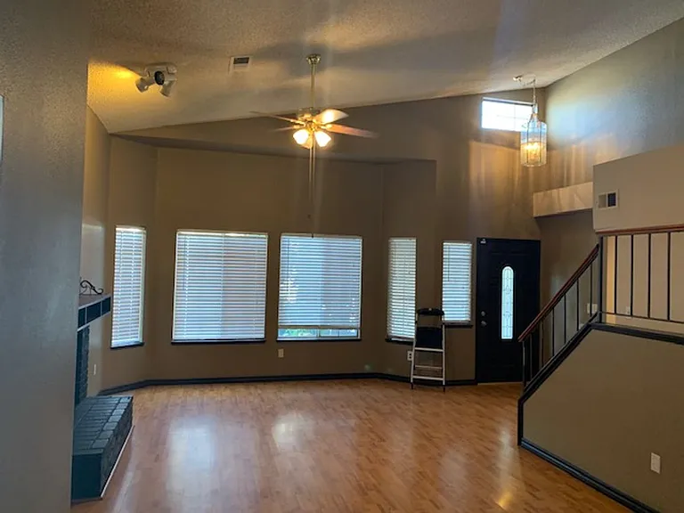 5609 Silver Crossing St — Photo 3