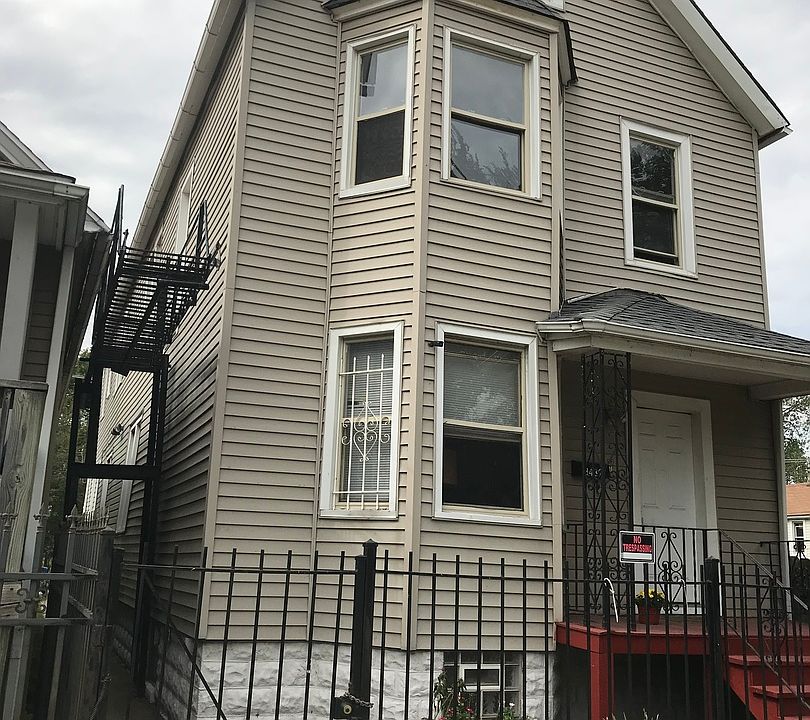 1st image of 8432 S Mackinaw Ave