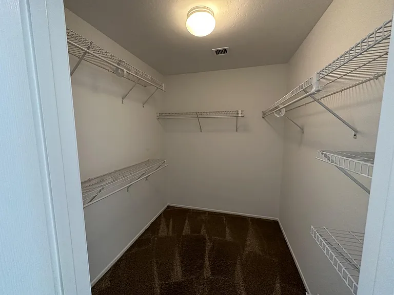 2425 S 159th Ln — Photo 12