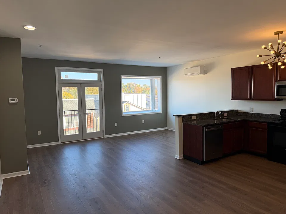 316 Bridge St #8