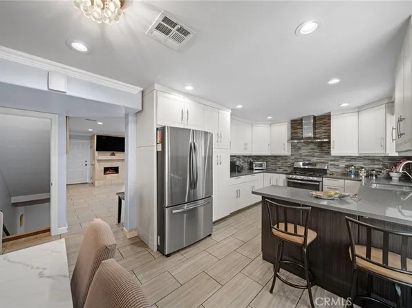 7869 Ventura Canyon Ave Unit 304, Panorama City, CA 91402