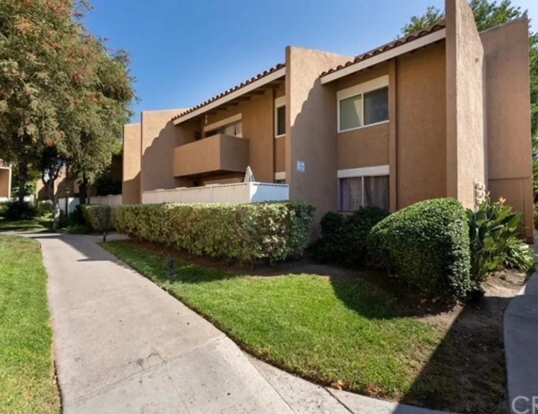 1 bed, 676 sqft, $2,250 — Photo 2
