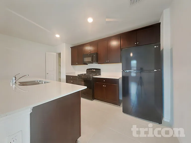 700 Odlozil Ln — Photo 6