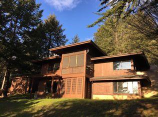30 Antler Ct, Whitethorn, CA 95589