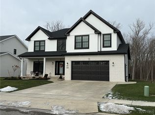 49 Fair Woods Dr, Buffalo, NY 14221