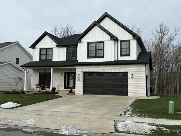 49 Fair Woods Dr, Buffalo, NY 14221