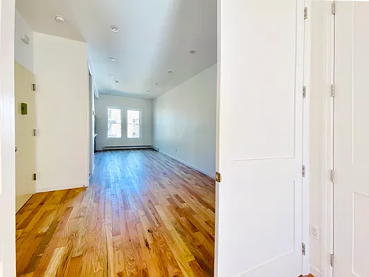 Rented by Compass | media 23