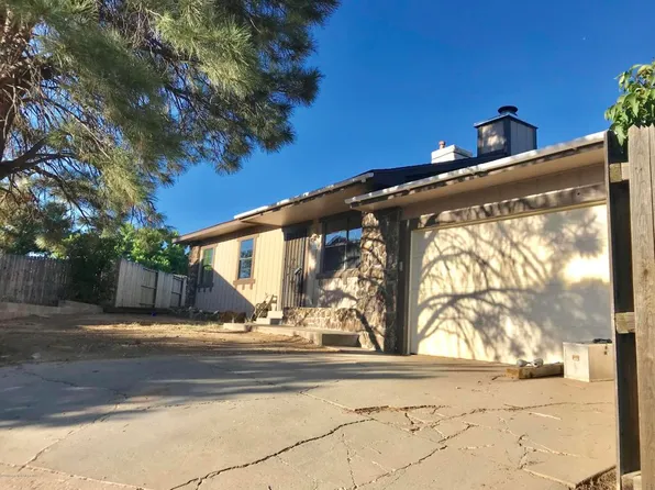 922 Mountain View Dr, Aztec, NM 87410