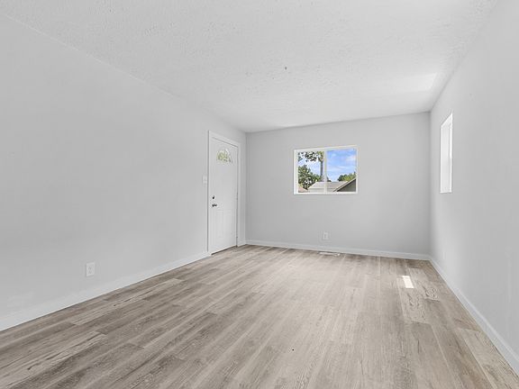 5th image of 734 N Arnolda Ave