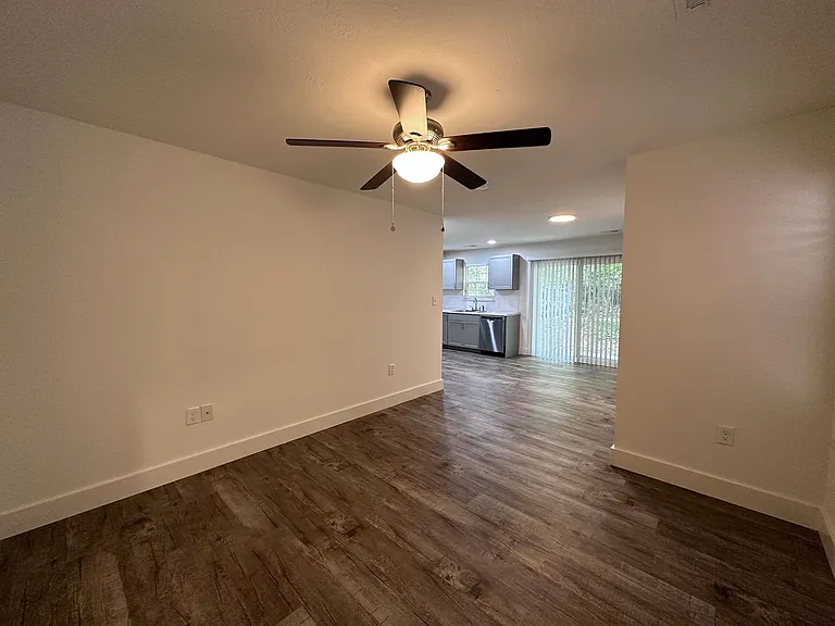 Fox Springs Condos — Photo 41