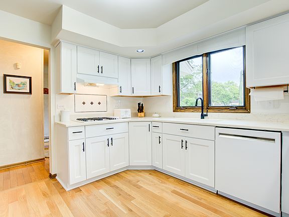 5th image of 13711 83rd Ave