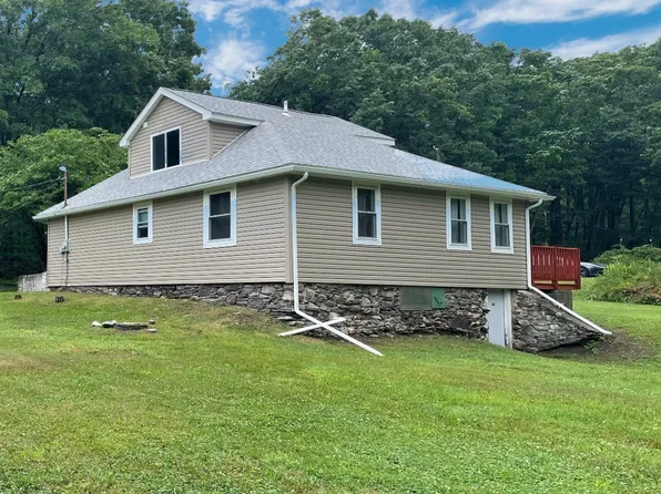 199 Hardytown Rd, Cresco, PA 18326