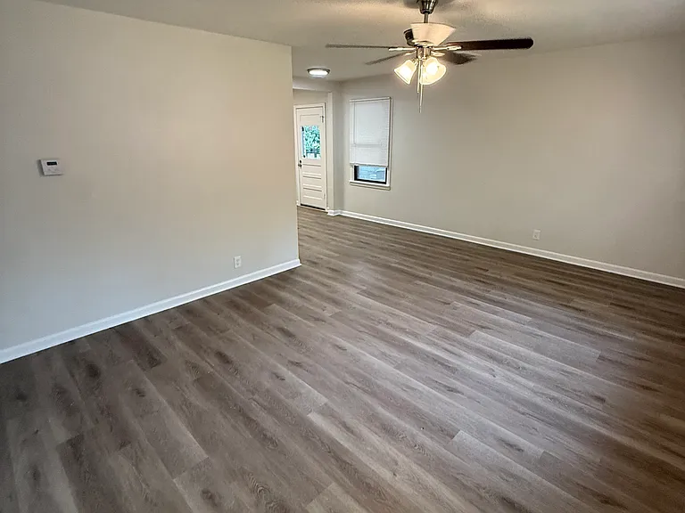 1400 Johnnie Ave — Photo 8